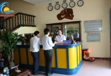 Lễ tân khách sạn Hồ Gươm Sầm Sơn